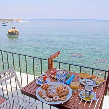 Bb Il Generale Bed and Breakfast Scilla Eksteriør billede